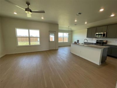 New construction Single-Family house 100 Lazy Lizzy Rd, Jarrell, TX 76537 TRINITY- photo 5 5