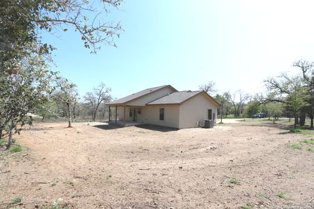 New construction Single-Family house 146 Hickory Run, La Vernia, TX 78121 - photo 35 35