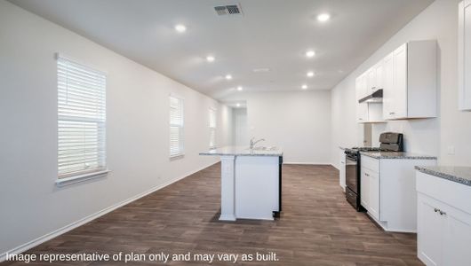 New construction Single-Family house 104 Middle Green Loop, Floresville, TX 78114 - photo 8 8