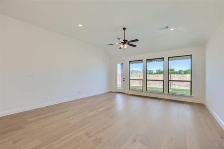 New construction Single-Family house 907 Sunbrook Drive, Mansfield, TX 76063 Plan 1529- photo 5 5