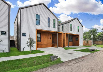 New construction Single-Family house 3810 Oxford Street, Houston, TX 77022 - photo 0 0