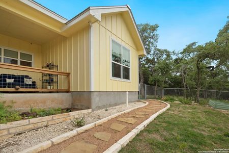 New construction Single-Family house 831 Heritage Hl, Canyon Lake, TX 78133 - photo 25 25