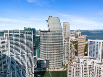 New construction Condo/Apt house 300 Biscayne Way, Unit 2103, Miami, FL 33131 - photo 0