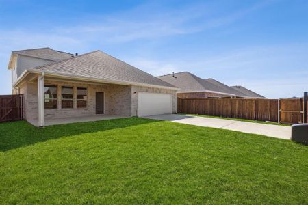 New construction Single-Family house 2197 Glacier Drive, Waxahachie, TX 75165 - photo 28 28