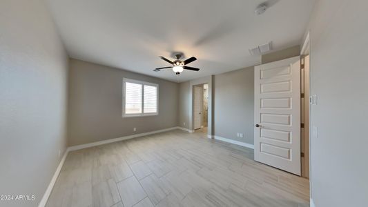 New construction Single-Family house 8835 W Medlock Drive, Glendale, AZ 85305 - photo 5 5