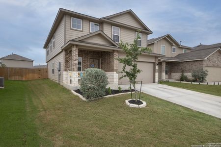 New construction Single-Family house 292 Middle Green Loop, Floresville, TX 78114 - photo 1 1