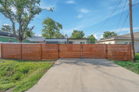 New construction Single-Family house 4105 Lumber Lane, Houston, TX 77016 - photo 20 20