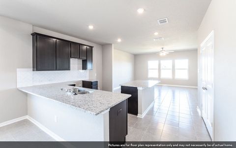 New construction Single-Family house 4822 Coral Vine Ct., Pearland, TX 77584 Blanco- photo 5 5