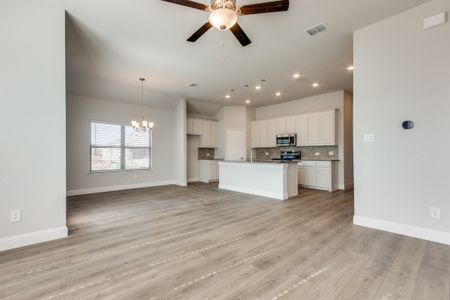 New construction Single-Family house 306 Ridge Drive, Justin, TX 76247 - photo 16 16