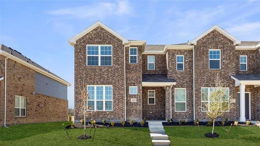New construction Townhouse house 3015 Willow Wood Court, Unit 10, Heartland, TX 75114 - photo 7 7