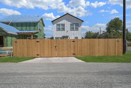 New construction Single-Family house 808 N Liberty Ave, New Braunfels, TX 78130 - photo 31 31