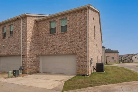 New construction Townhouse house 438 Almanor Street, Lewisville, TX 75056 - photo 23 23