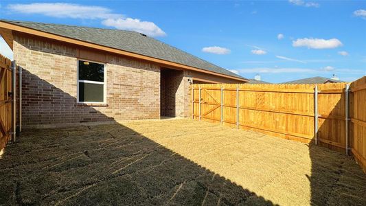 New construction Single-Family house 1148 Stacia Lane, Lancaster, TX 75134 - photo 18 18