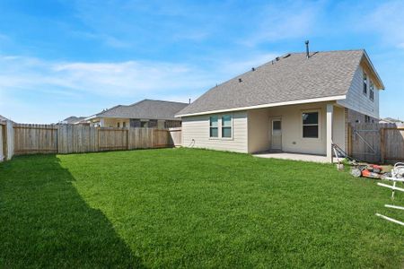 New construction Single-Family house 8434 Beacon Bay Circle, Baytown, TX 77523 - photo 30 30