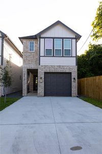 New construction Single-Family house 8415 Sunnyhill St, Unit C, Houston, TX 77088 - photo 0 0