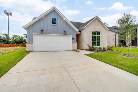 New construction Single-Family house 125 Paxton Circle, Arlington, TX 76013 Canton - photo 0 0