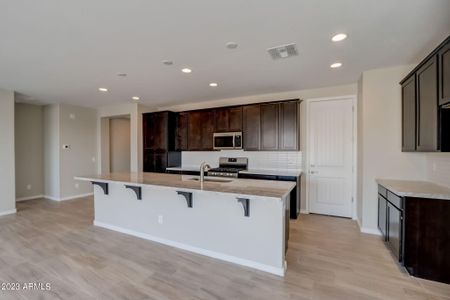 New construction Single-Family house 41000 W Agave Road, Maricopa, AZ 85138 Villagio Series - Belice- photo 6 6