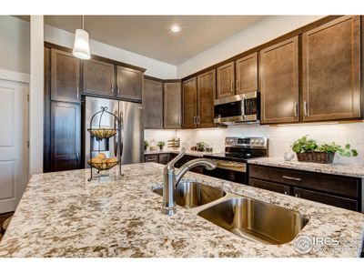 New construction Townhouse house 4177 Trapper Lake Dr, Loveland, CO 80538 - photo 5 5