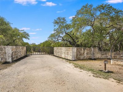 New construction Single-Family house 6028 Mustang Valley Trl, Wimberley, TX 78676 - photo 23 23