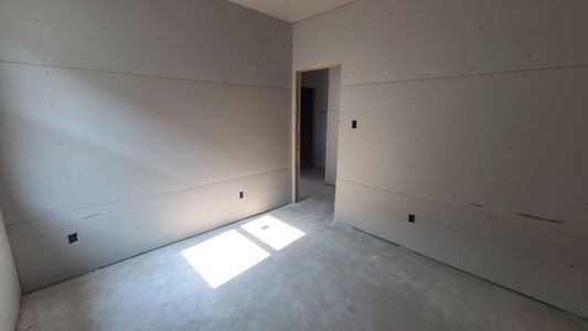 New construction Single-Family house 919 Palo Brea Loop, Hutto, TX 78634 Livingston Homeplan- photo 63 63