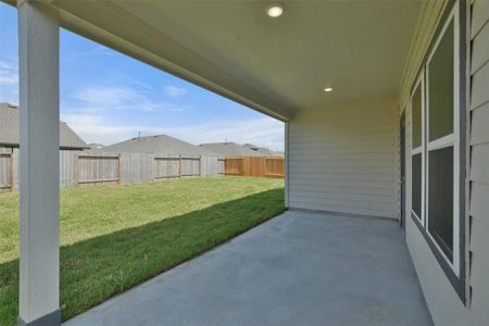 New construction Single-Family house 67 Leon Way, Dayton, TX 77535 The Tierra A with 3-Car Garage- photo 42 42