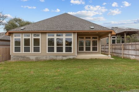 New construction Single-Family house 219 Burning Star, Castroville, TX 78009 - photo 16 16