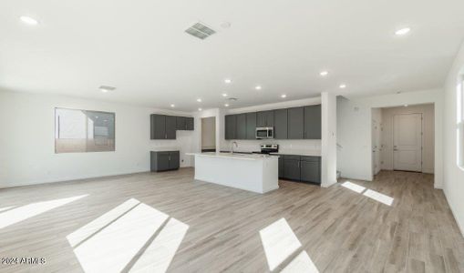 New construction Single-Family house 7423 W Northview Avenue, Glendale, AZ 85303 Medley- photo 11 11
