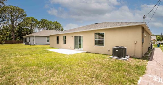 New construction Single-Family house 2416 Emerson Dr Se, Palm Bay, FL 32909 - photo 17 17