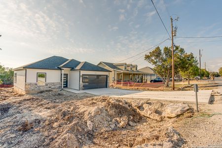 New construction Single-Family house 1382 Bob White Dr, Spring Branch, TX 78070 - photo 3 3