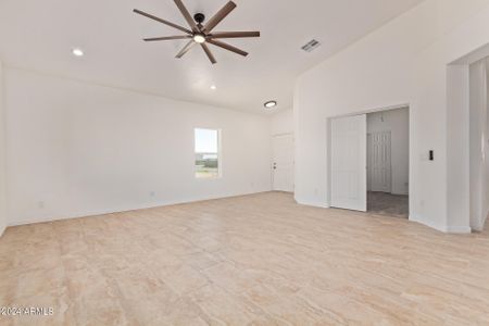 New construction Single-Family house 13681 S Del Rio Road, Arizona City, AZ 85123 - photo 3 3