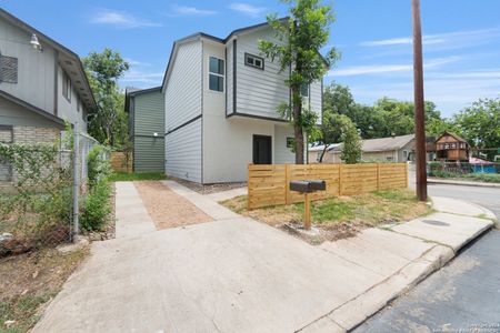 New construction Multi-Family house 203 Obregon Street, San Antonio, TX 78207 - photo 0