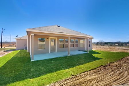 New construction Single-Family house 112 Pendleton Cove, Floresville, TX 78114 Esparanza- photo 36 36