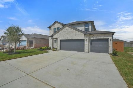 New construction Single-Family house 67 Leon Way, Dayton, TX 77535 The Tierra A with 3-Car Garage- photo 11 11