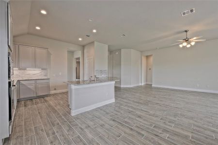 New construction Single-Family house 12002 Champions Forest Drive, Mont Belvieu, TX 77535 - photo 6 6