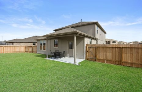 New construction Single-Family house 3115 Paso Fino Drive, Alvin, TX 77511 - photo 32 32