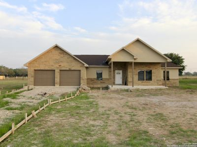 New construction Single-Family house 104 W Tree Farm Dr, Lytle, TX 78052 - photo 6 6