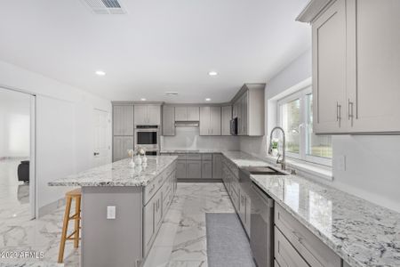 New construction Single-Family house 10823 N 59Th Avenue, Glendale, AZ 85304 - photo 6 6