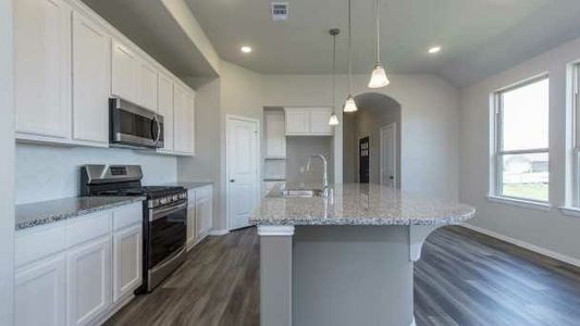New construction Single-Family house 2143 Clearwater Way, Royse City, TX 75189 - photo 6 6