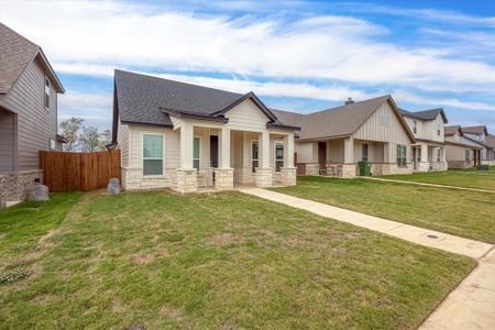 New construction Single-Family house 629 The Cottages Drive, Godley, TX 76044 - photo 1 1