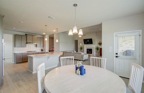 New construction Single-Family house 15327 Spring Lake Avenue, Mont Belvieu, TX 77523 - photo 13 13