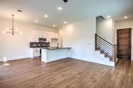 New construction Condo/Apt house 1811 Webberville Rd, Unit 4104, Austin, TX 78721 - photo 9 9