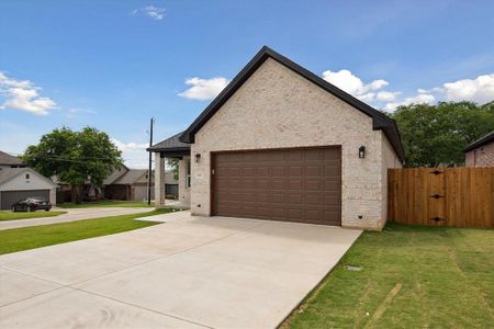 New construction Single-Family house 318C S Watson Street, Alvarado, TX 76009 - photo 19 19