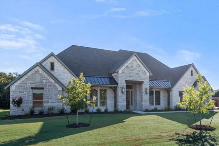 View of front of home featuring a front lawn