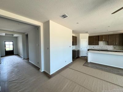 New construction Single-Family house 7911 Viper Cove, San Antonio, TX 78253 Kennedy Homeplan- photo 7 7