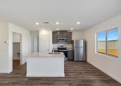 New construction Single-Family house 24537 West Alta Vista Road, Buckeye, AZ 85326 - photo 3 3