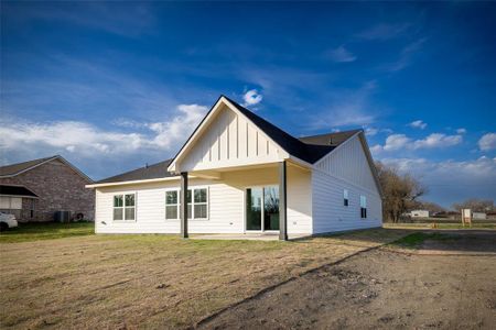 New construction Single-Family house 1001 Maple, Farmersville, TX 75442 - photo 24 24
