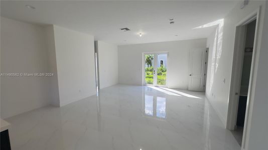 New construction Single-Family house 3562 Forest View Circle, Fort Lauderdale, FL 33312 - photo 39 39