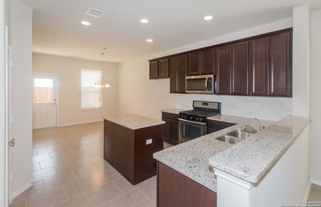New construction Single-Family house 741 Heartseed Avenue, New Braunfels, TX 78130 - photo 2 2