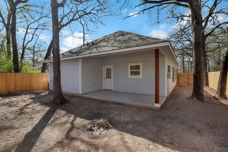 New construction Single-Family house 117 Pawnee Trail, Mabank, TX 75156 - photo 16 16