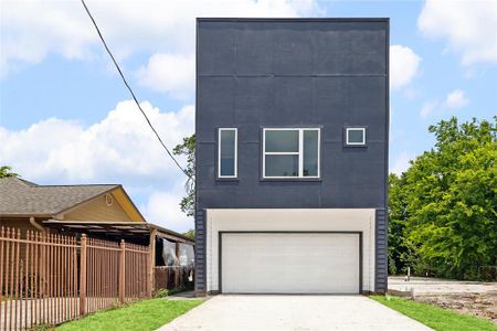 New construction Single-Family house 5615 Perkins Street, Unit B, Houston, TX 77020 - photo 0